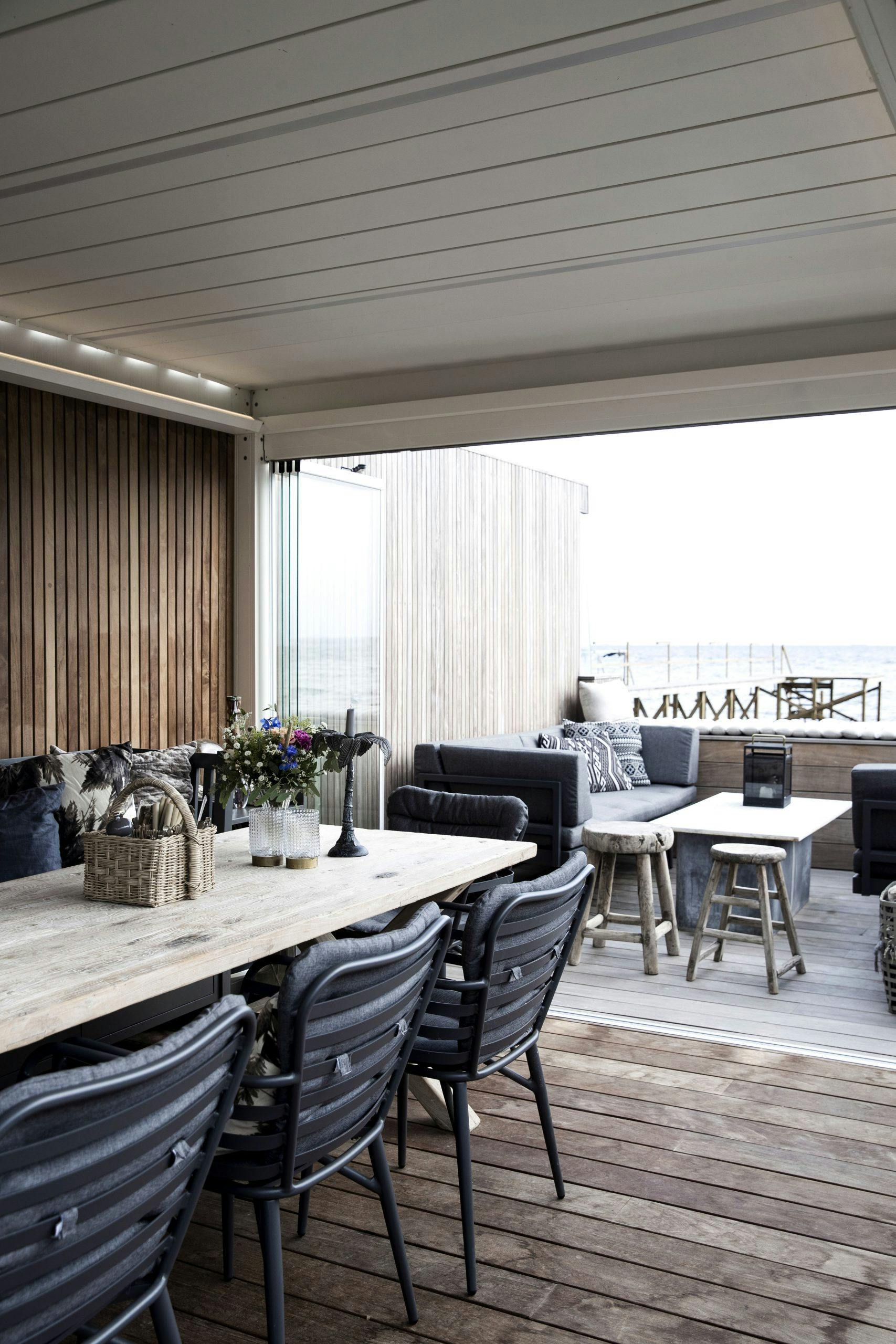 taarbaekbom200828 orAPZ Treterrasse i nærheten til havet